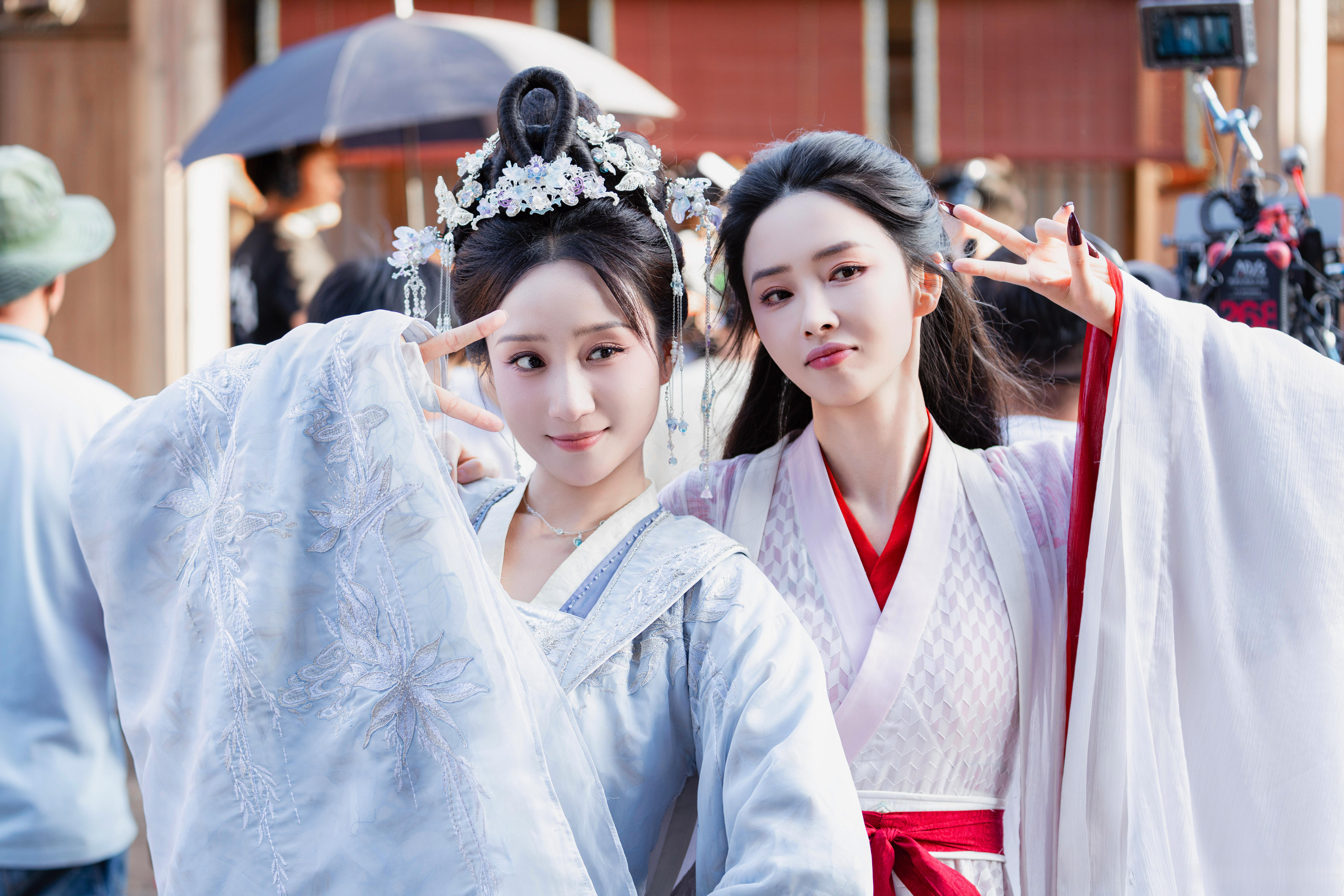 制片小胡的絮絮叨叨 注意看，这个女人叫，又是一关系户[笑cry]是我的电影学院同