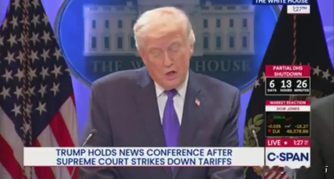 特朗普在昨天新闻发布会上有一会显得非常激动，几乎是在大喊大叫，不清楚他为什么对这