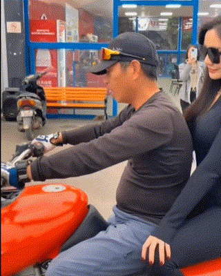 大叔又换个人试车啦