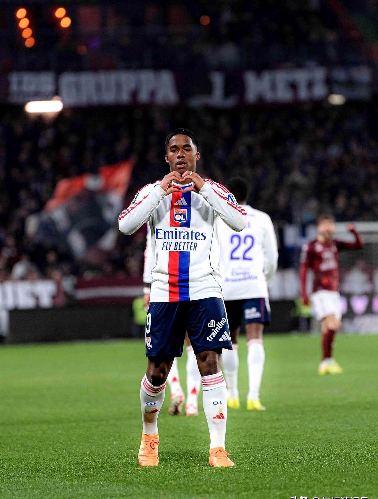 3场造5球，19岁把法甲打穿
 
阿隆索前脚被皇马炒了鱿鱼，恩德里克后脚就在里昂