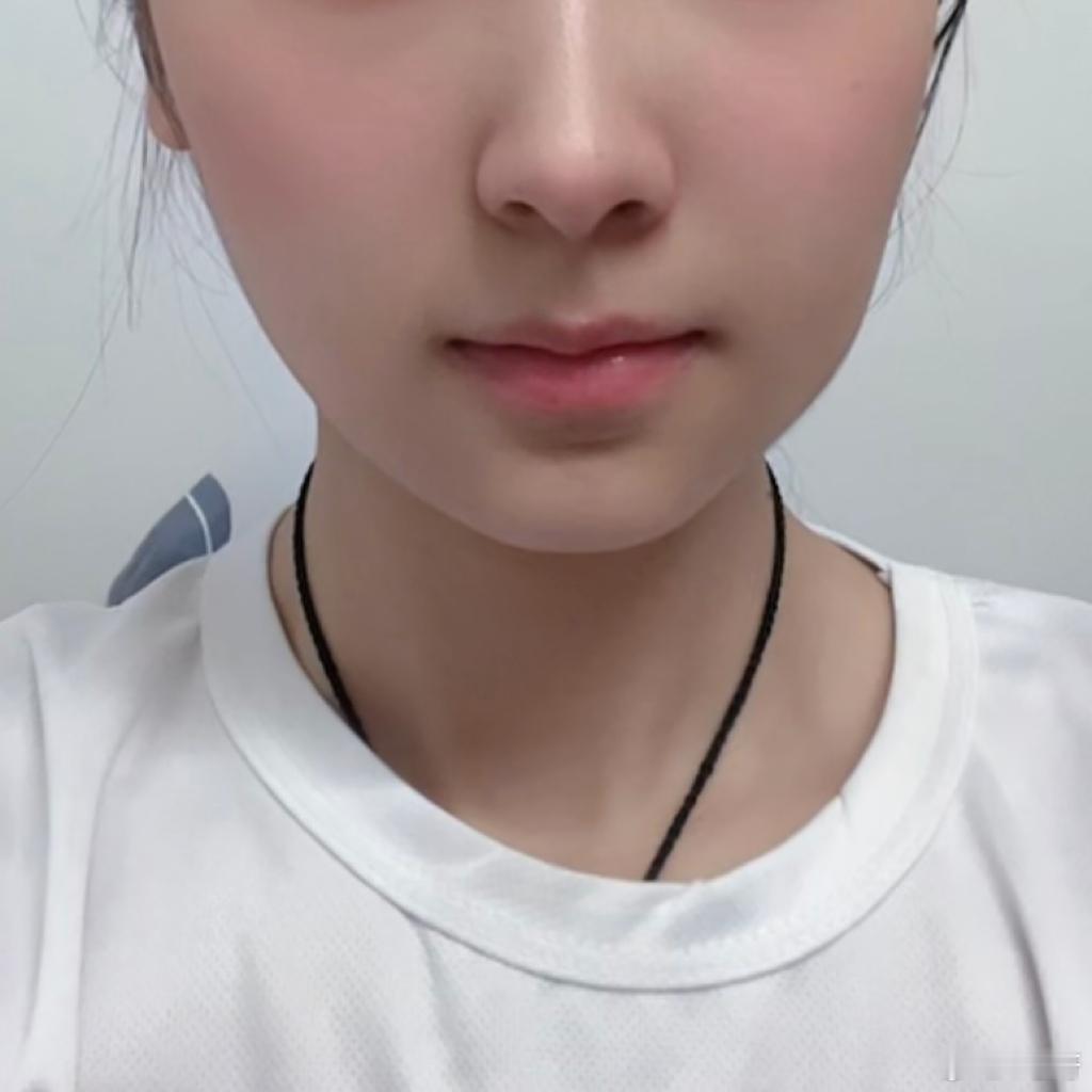 这智齿想要我命呢？明天回家啊给我脸肿成这个样子[嘻嘻] ​​​