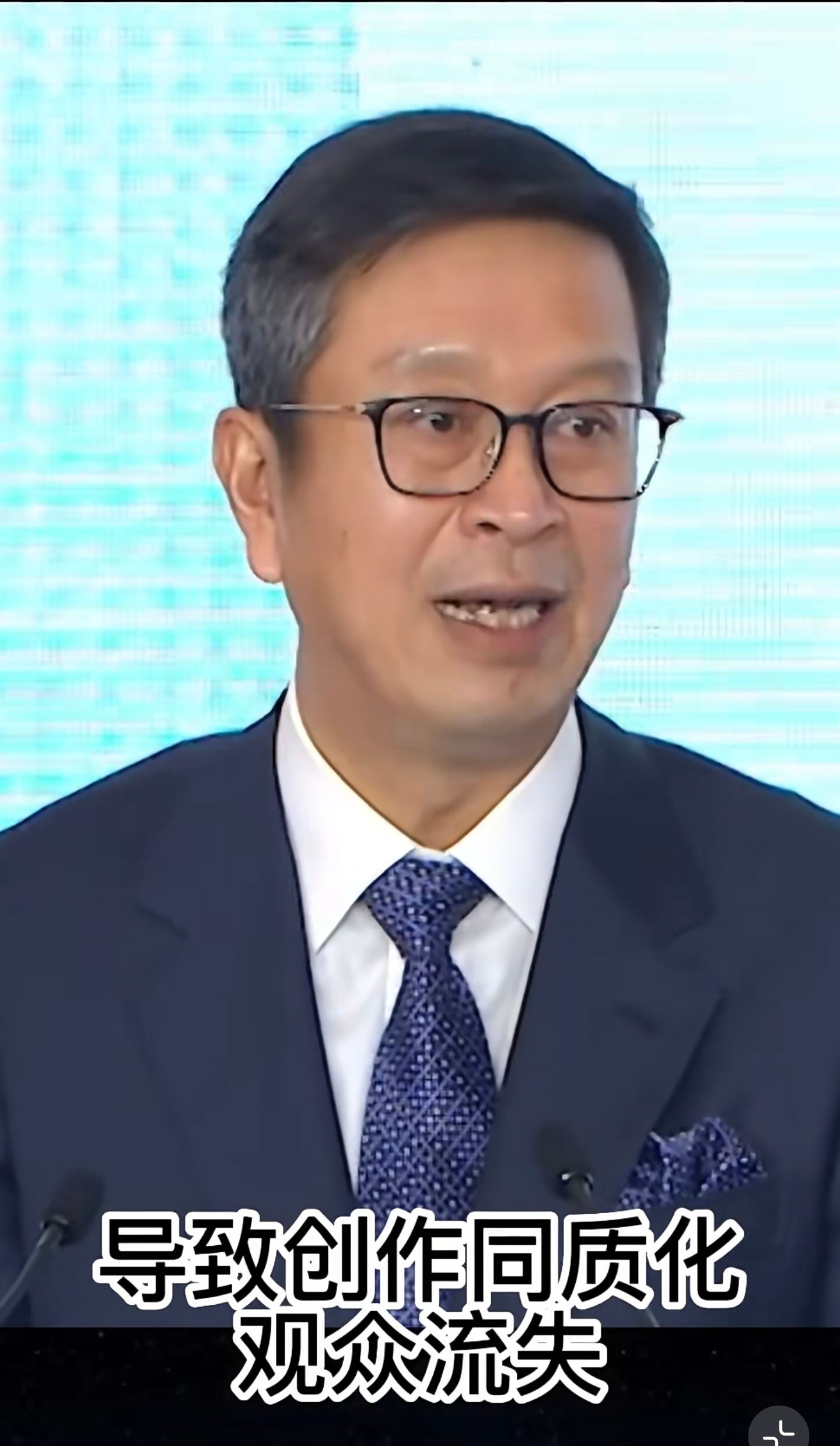正午阳光公子哥是谁原来电影《得闲谨制》的🉐闲是这么来的？正午阳光侯鸿亮的儿子叫