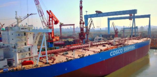 特朗普终于打中了要害？法新社曝出猛料：2025年中国船厂新接订单量暴跌68%，全