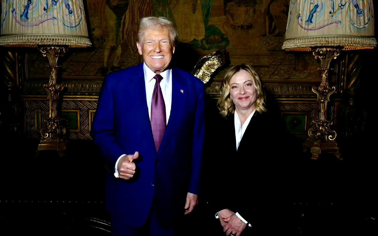 特朗普想让意大利替代伊朗参加世界杯。
意体育部长回应说，谢邀，但这么做不合适，参