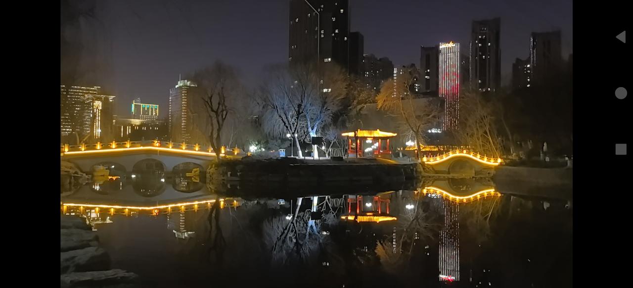 老公园依然不老——石家庄长安公园的夜晚静享之旅。
在石家庄这座日益繁华的都市心脏
