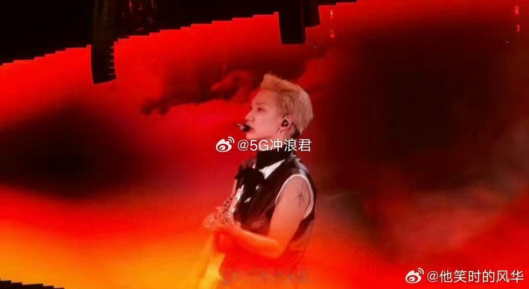 汪苏泷和周兴哲学到真东西了 泷哥说周兴哲不怎么穿衣服的时候那个语气就透露着我也要