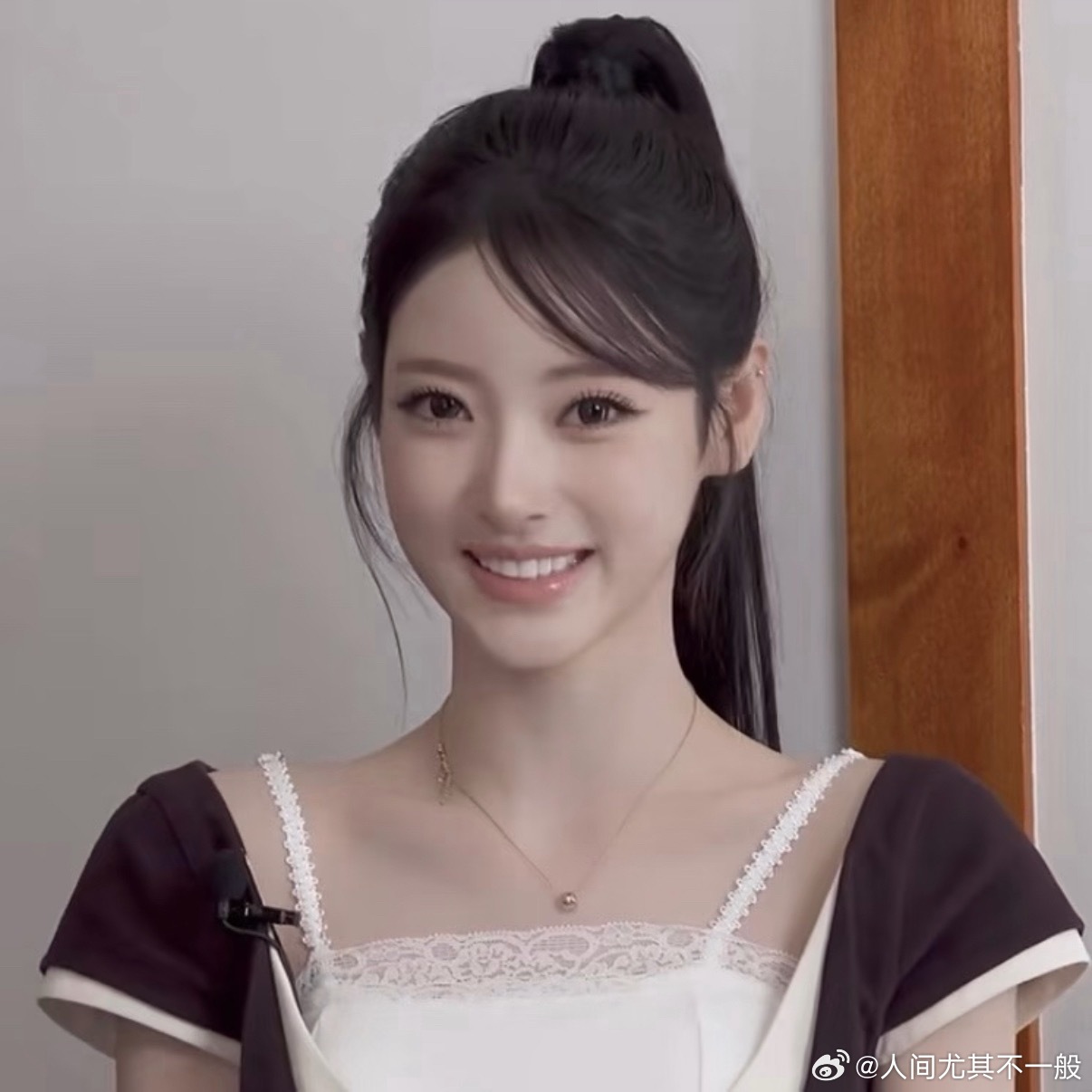 anna真的是好漂亮一个小女孩 ​​​