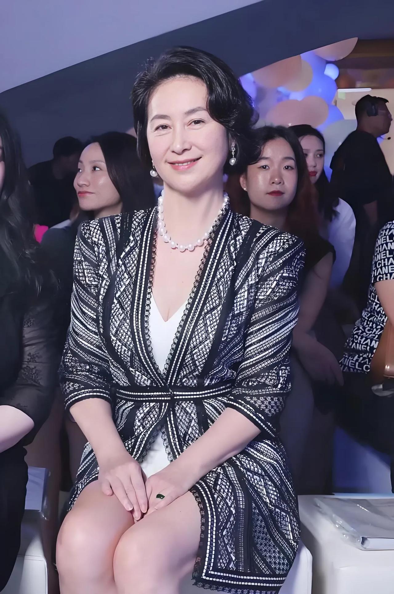 63岁的何超琼这魅力无人可比，独一档的存在。

何超琼是何鸿燊与二太太蓝琼缨所生