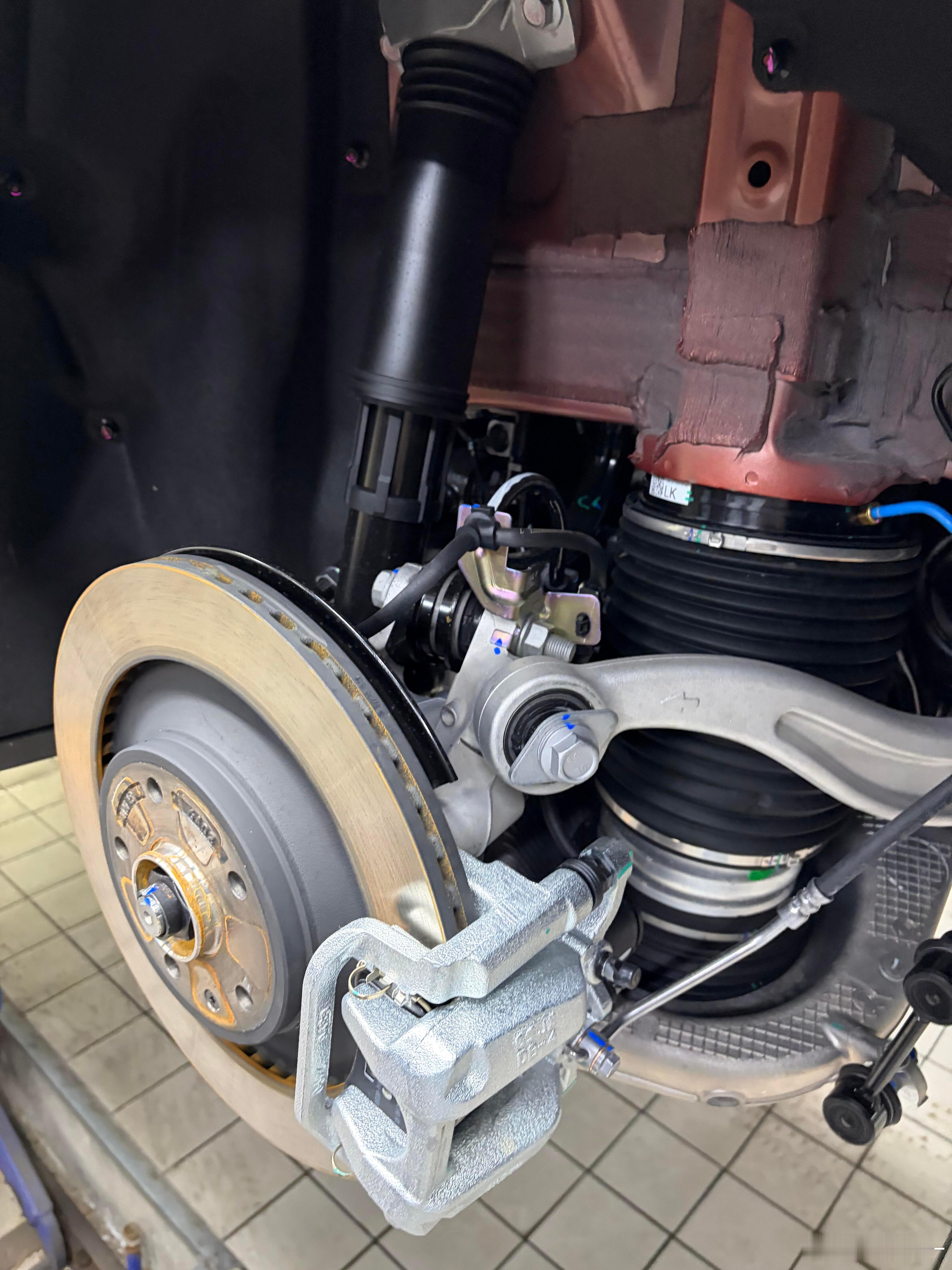 图1～3，丰田铂智7，A臂+3连杆图4～6，保时捷taycan 