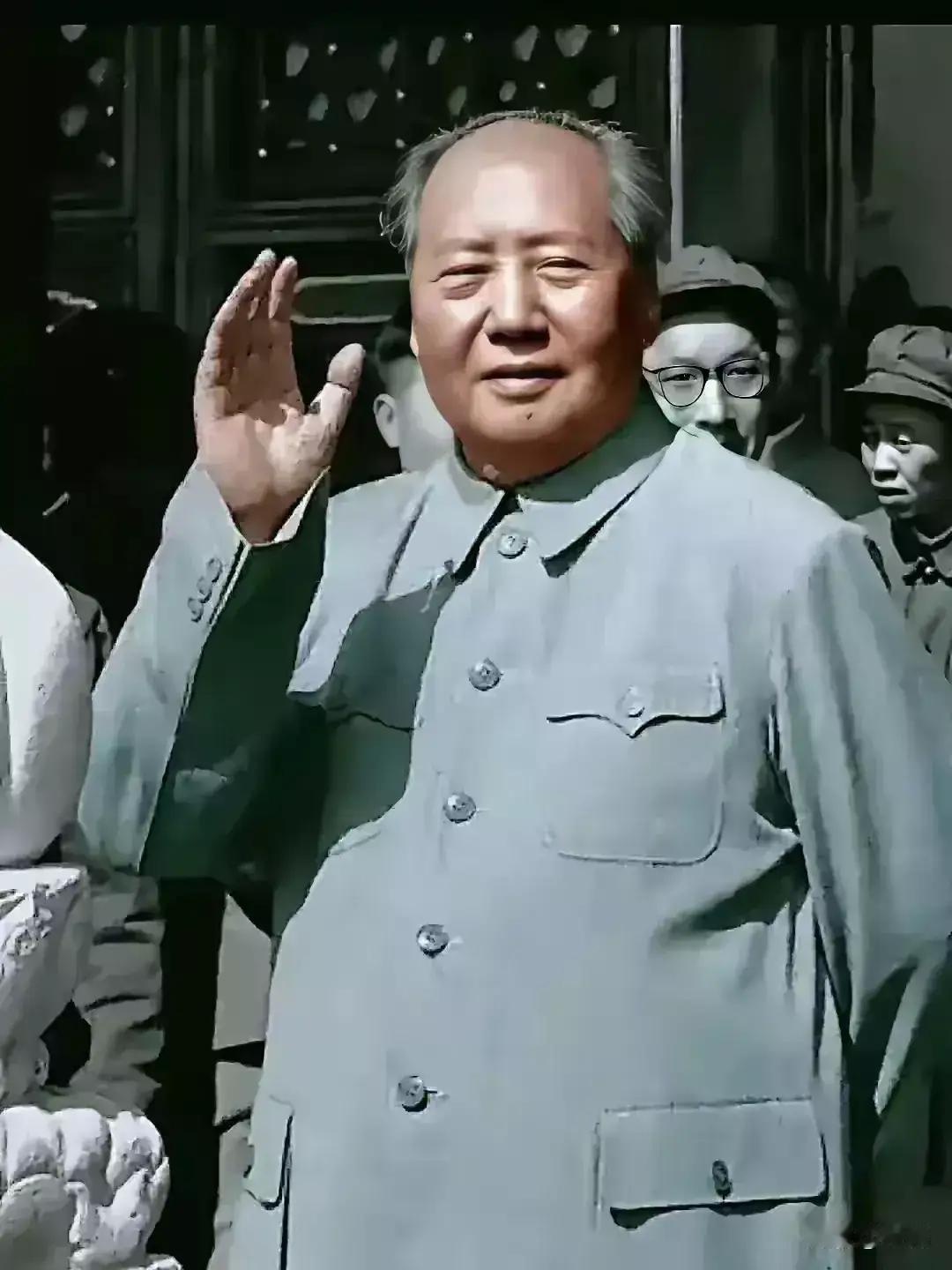 伟大领袖毛主席：人民不富我检朴，民族幸福我开心。
