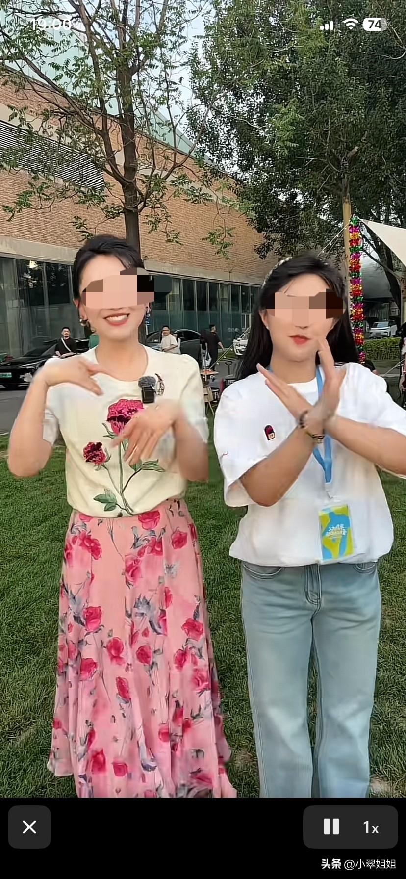我认为支持，我认为小学生带电话手表上学，太正确！这样能保证家长随时能联系到孩子！