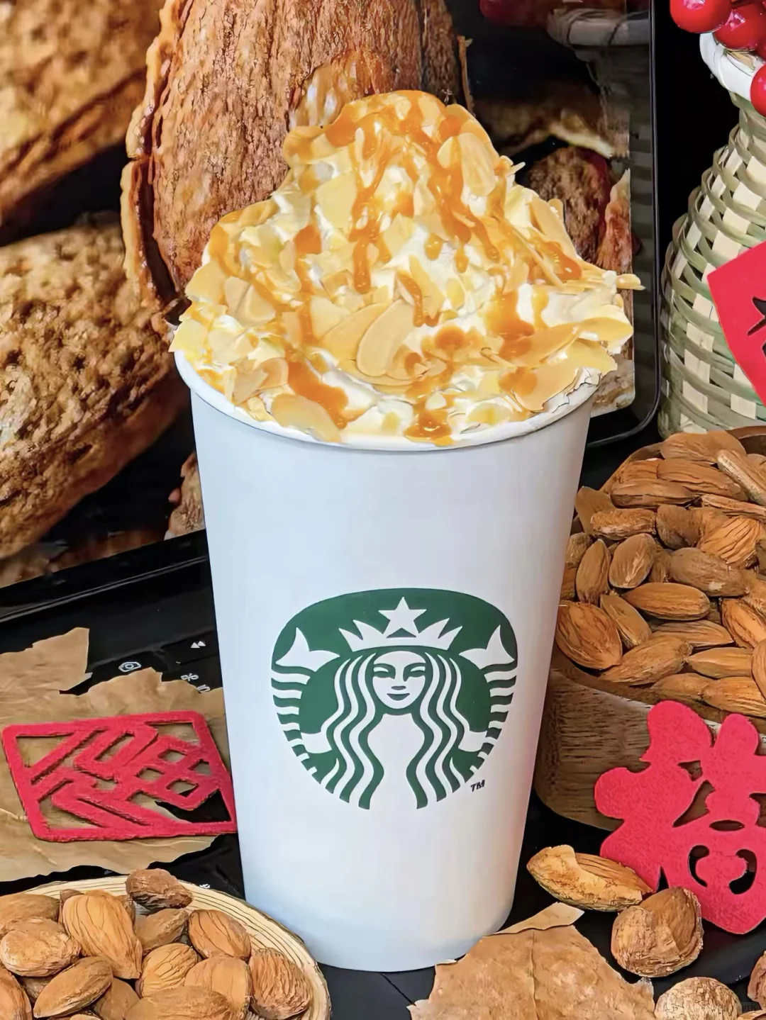 星巴克这杯新春回归了。。奶油味坚果好顶！！
