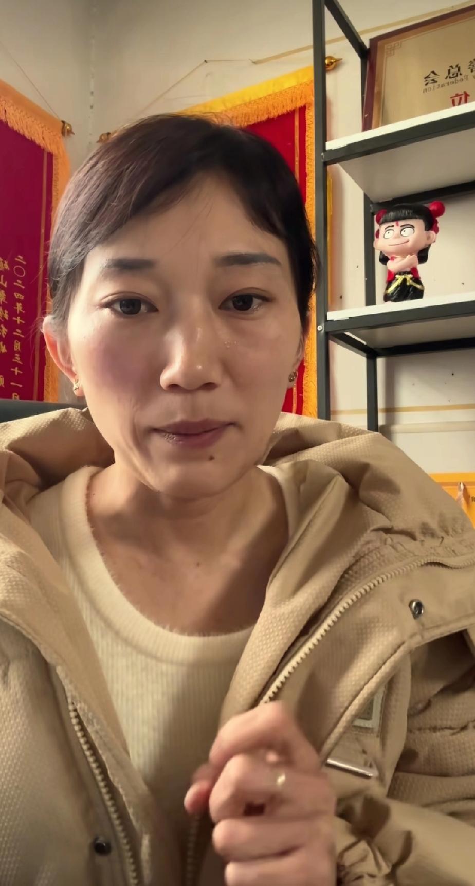 厉怀远可真是厉害。有网友说他用冷暴力把媳妇逼疯，然后看着媳妇发疯。媳妇在视频中道