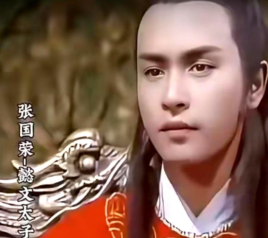 同一张脸谱系，怎么一个被夸帅哥，另一个却被喊普男？
晚饭刷到那组对比时，嘴巴几乎