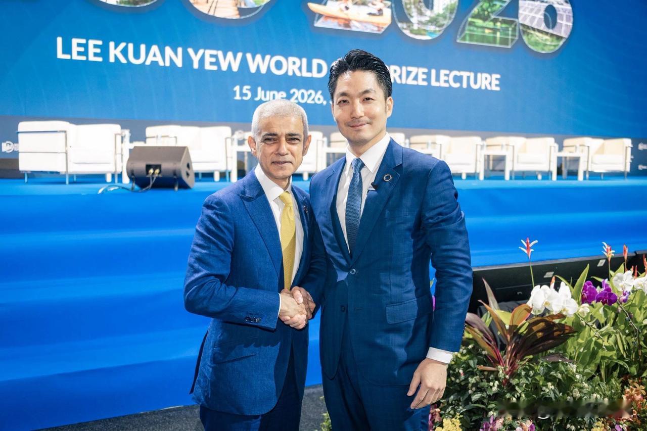 台北市长蒋万安今（16日）在脸书发文表示，自从上次在巴黎一别，这次我在新加坡“李