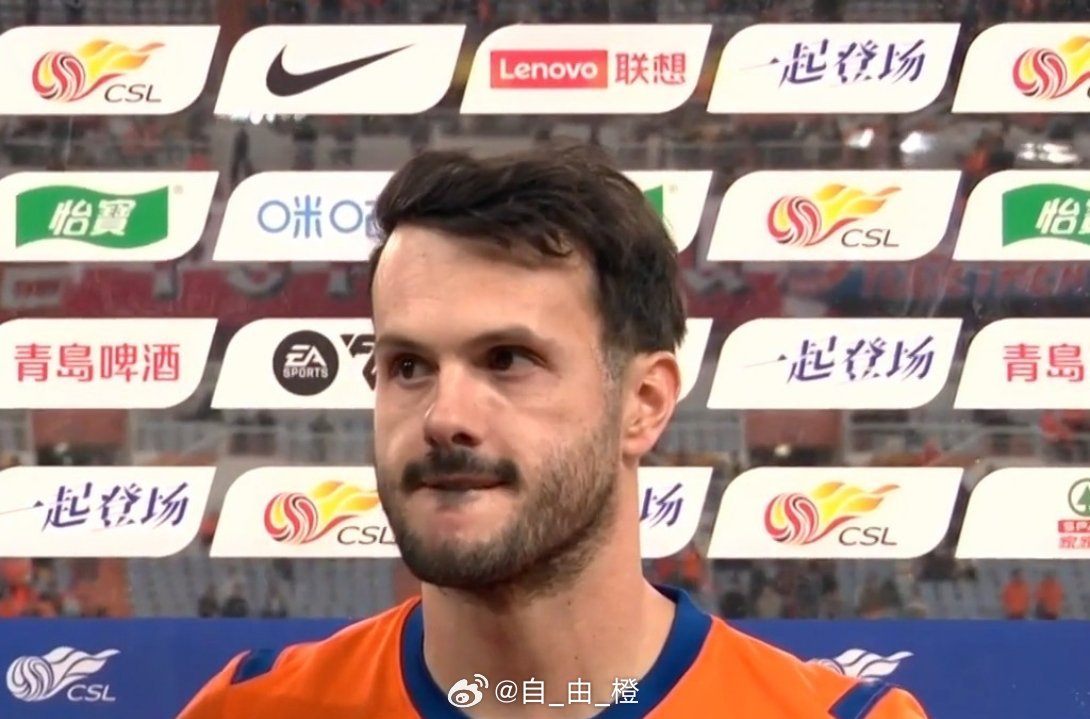 赛后，瓦科接受了瞬采。对于点评下本场比赛，瓦科表示：上半场我们踢得不是很好，我们