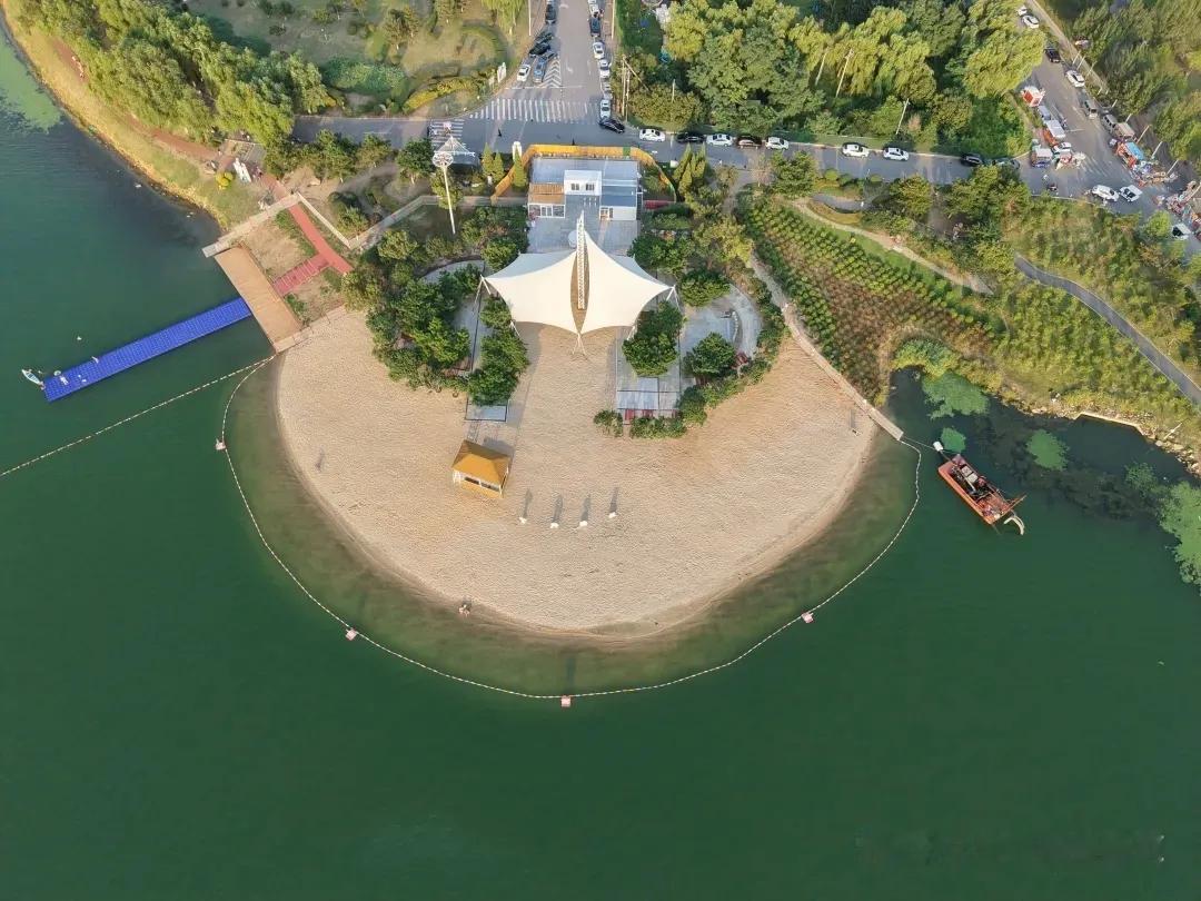 沈阳也有马尔代夫？丁香湖打造城市微型海岛沙滩
 
谁说内陆城市没有海边风情？不用