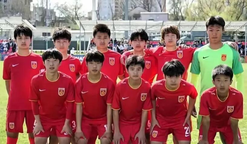 输球降级！今天下午3点，中国U15国少迎来东亚杯小组最后一场同中国香港队的比赛，