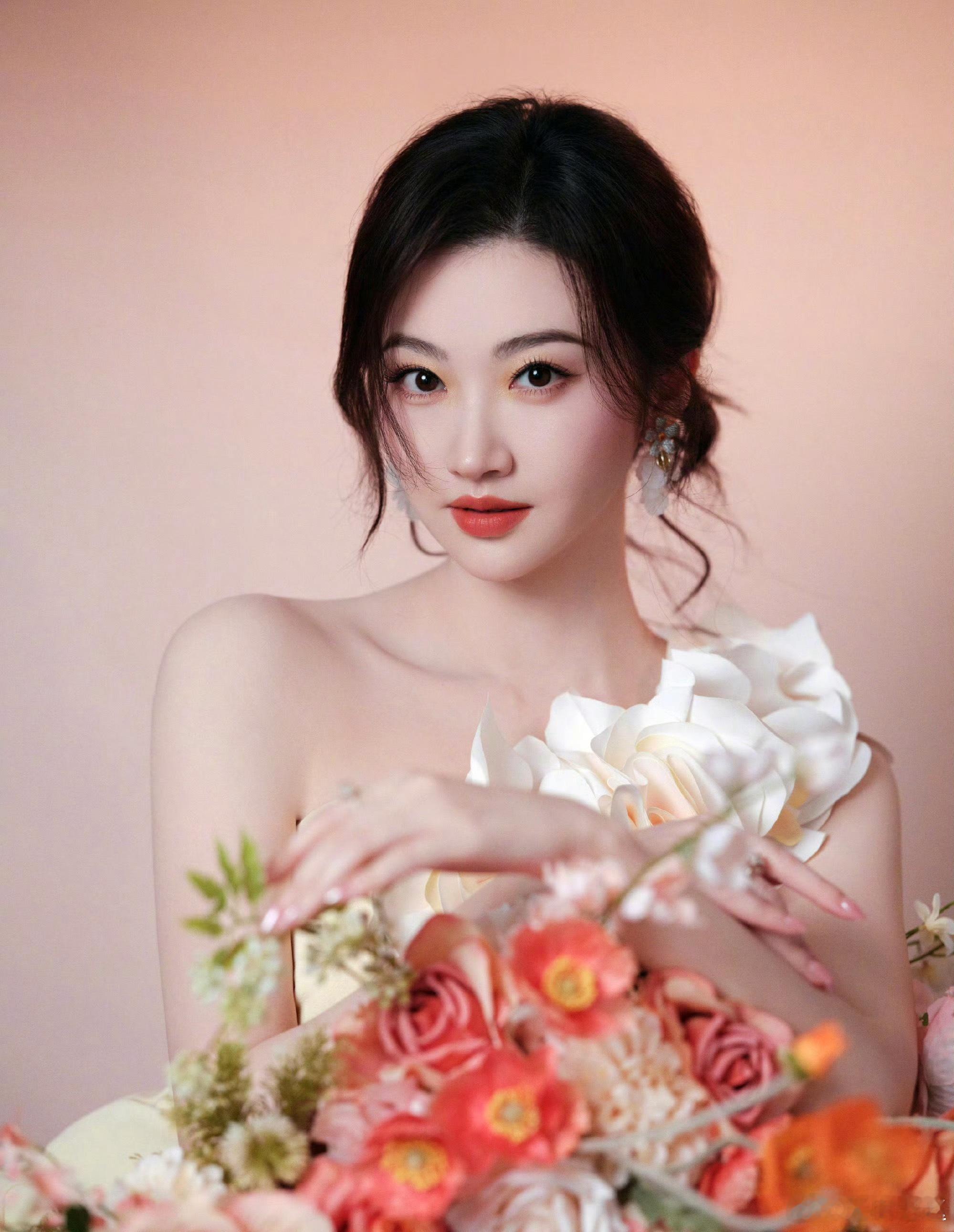 孙宇晨起诉景甜 孙宇晨把景甜连同她的父母一同告上法庭，追讨三千多万元钱款。孙宇晨