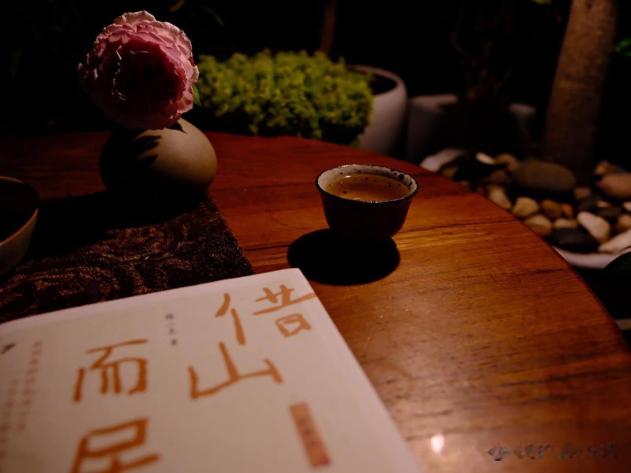 假如生活欺骗了你
你在乎别人
还是在乎你自己
软弱才是软弱者的枷锁
软弱者都跳不