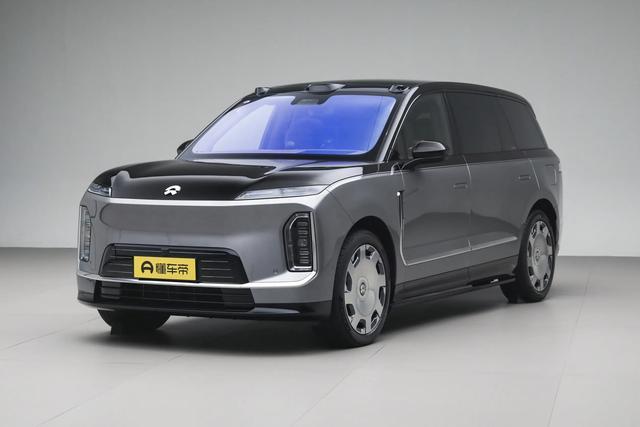 5 月 27 日晚，蔚来 ES9 正式上市，新车定位于全尺寸纯电 SUV，共有三