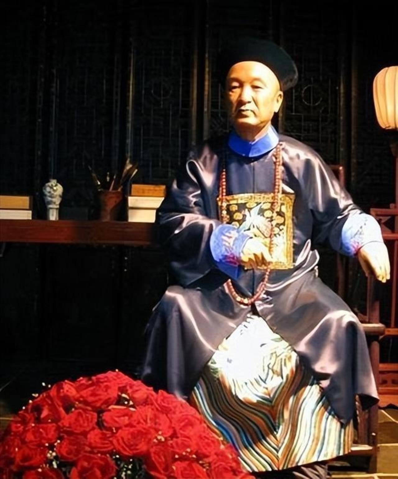 晚清首富攒下百亿家业，儿子一夜输掉一条街，晚年饿到想吃口肉
 
说起晚清首富盛宣
