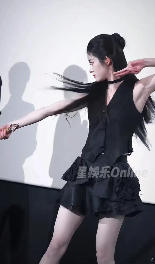 如果黄杨钿甜没有出事，她应该已经是05花的top了吧？ 