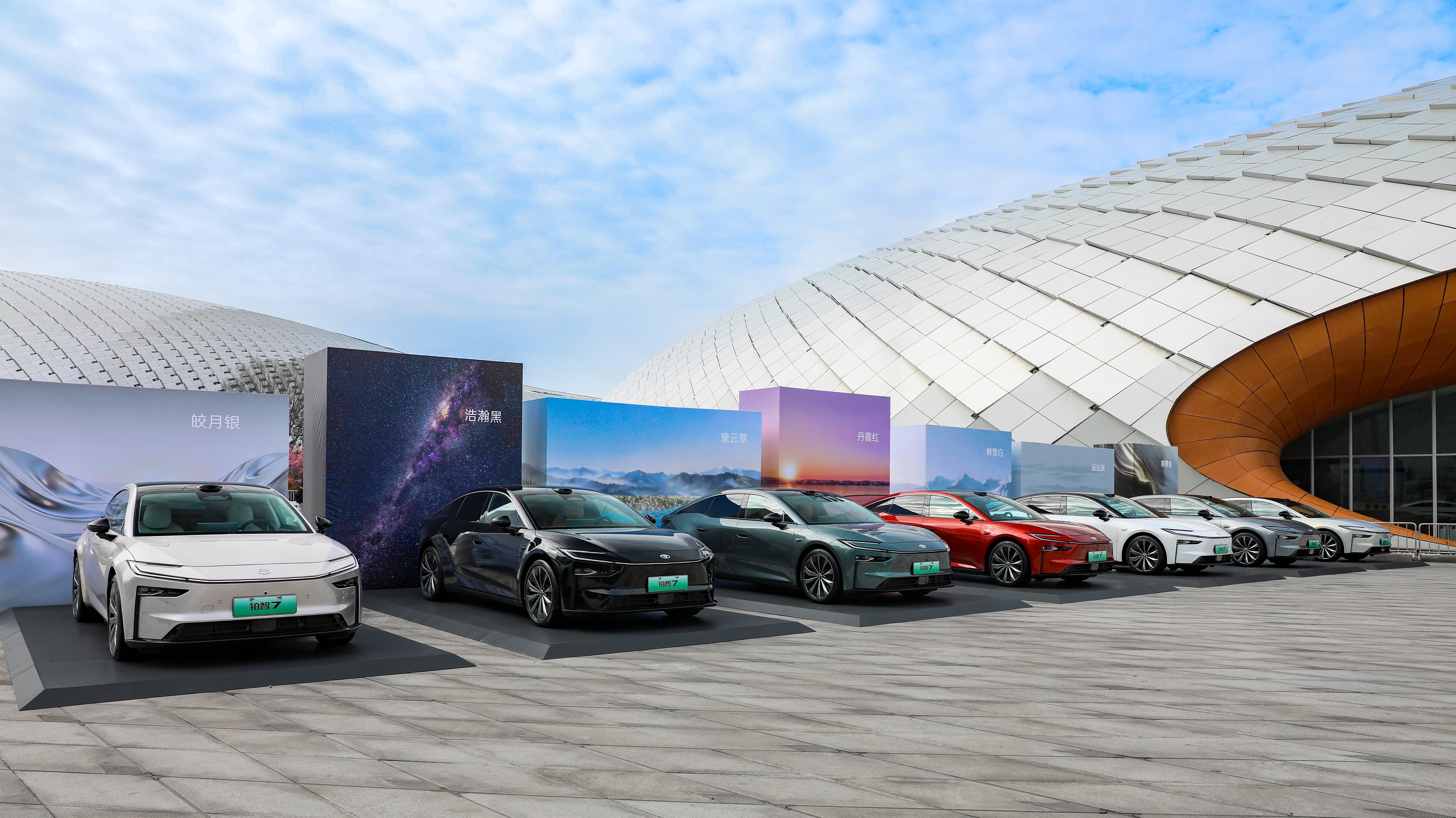 在这个营销满天飞的时代，广汽丰田铂智7的发布会显得格外“另类”。它没有制造虚热闹