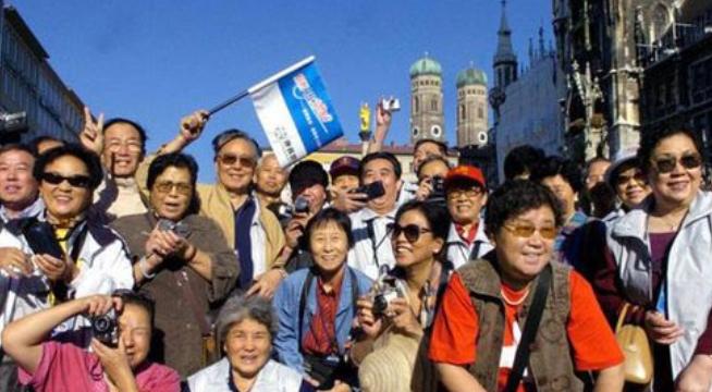 一名德国华人表示，“欧洲人讨厌中国人的原因，就是因为如果在街上看见一群人大声吵闹