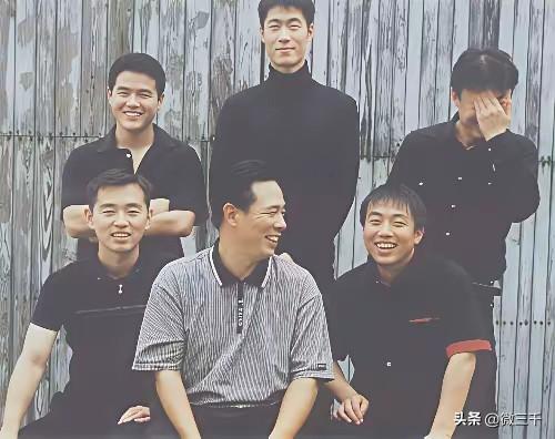 那个时候的蔡振华是真开心，因为2001年大阪世乒赛刚刚结束，中国男乒王朝雏形已成