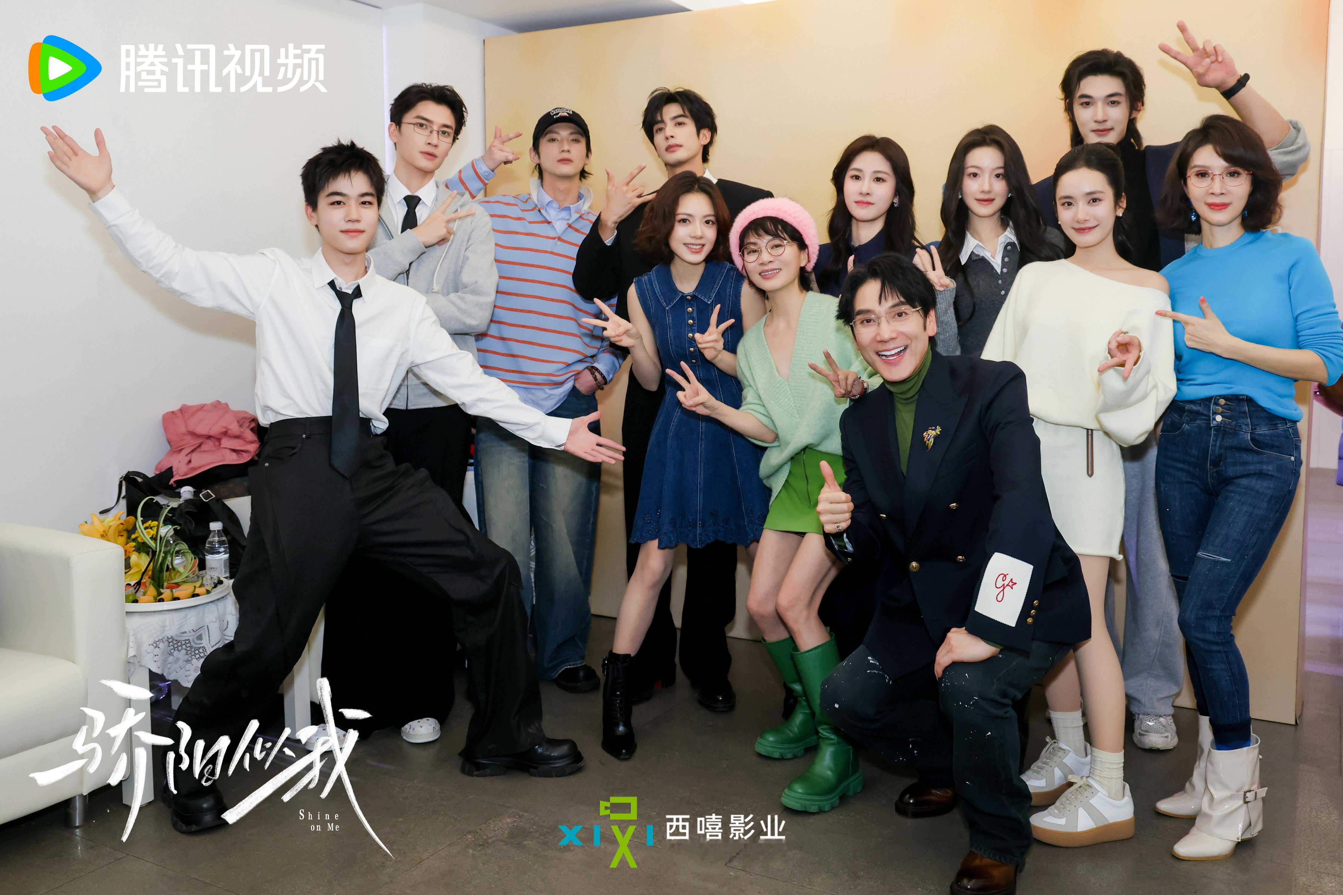 骄阳似我庆功宴骄阳似我今年第一热，是真的挺火的，🎶和🍠上面，路人讨论很多，昨