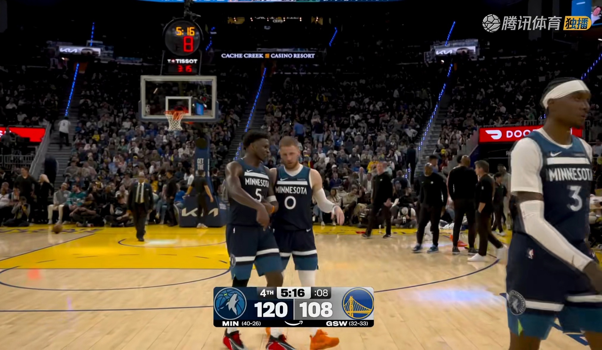 这么看勇士还挺猛的，最少的时候追到个位数，伤病球员这么多… 