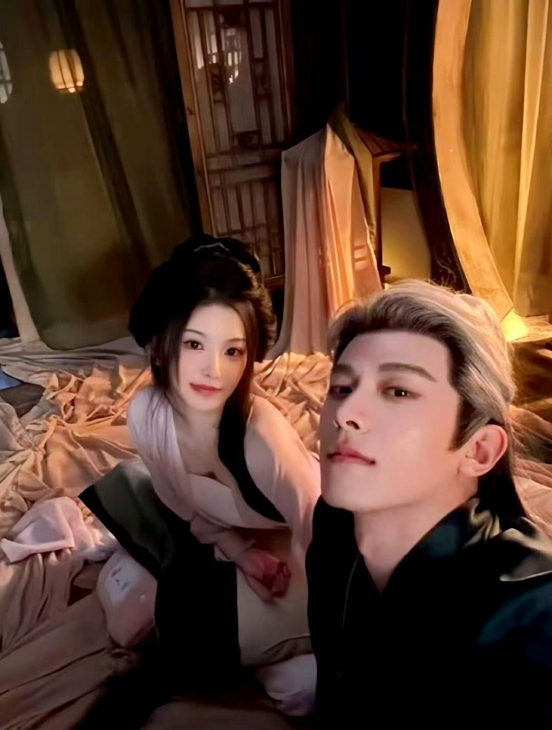 逐玉他爱她到疯她恨他入骨逐玉副cp纯恨文学 谁懂这份虐恋！强制靠近的温度，恨到极