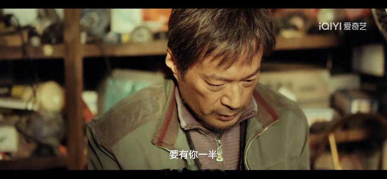 《风中的火焰》：早听说剧情中有个狠人，梅苇看见他不敢抬头，尤其是他不笑的时候。雷