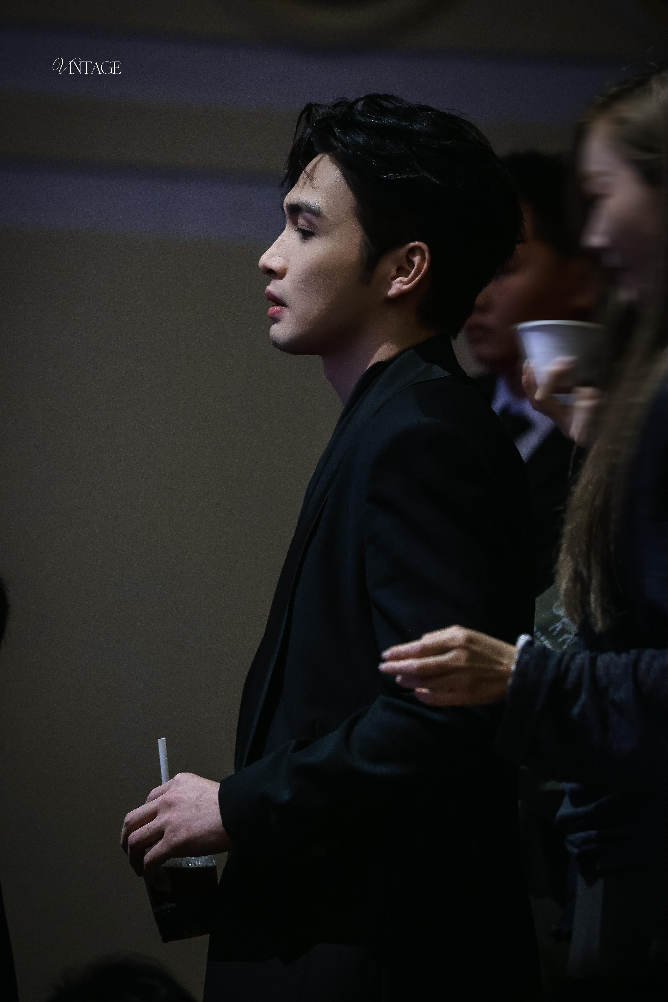 金鹅荣誉内场💫腾讯视频金鹅荣誉 张彬彬这侧颜杀疯了！好帅啊这侧颜真的绝，好高挑