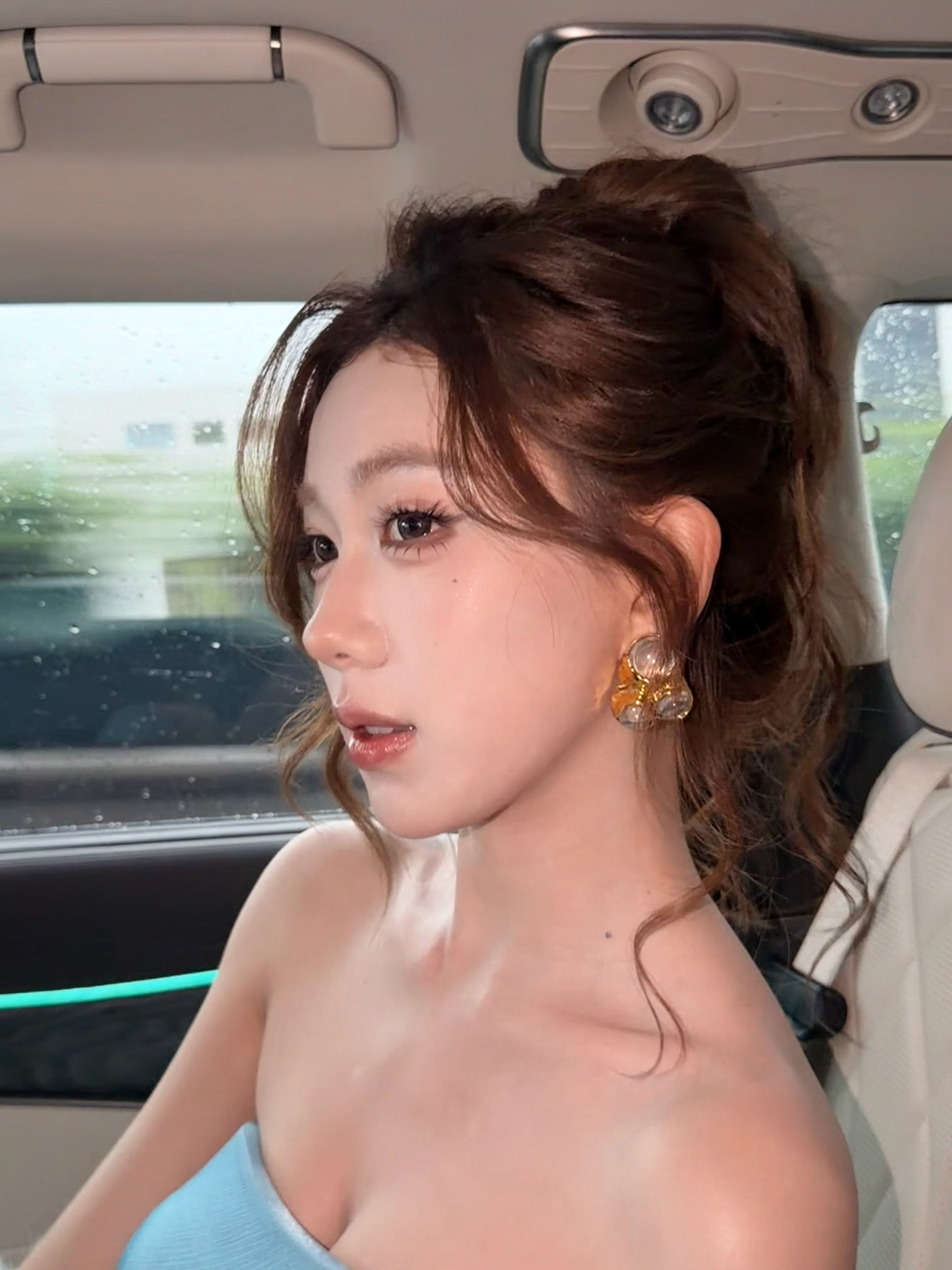 今天有点太美了（自恋中）喜金水真的好喜欢穿蓝色 走光了一点点但是真的一点也不想p