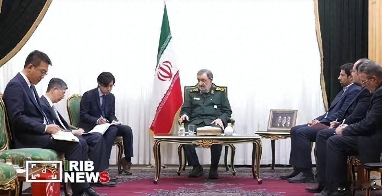 上任第3天就见中国大使，伊朗实权人物没听劝，仍不开放海峡。说实话，伊朗是上合与金