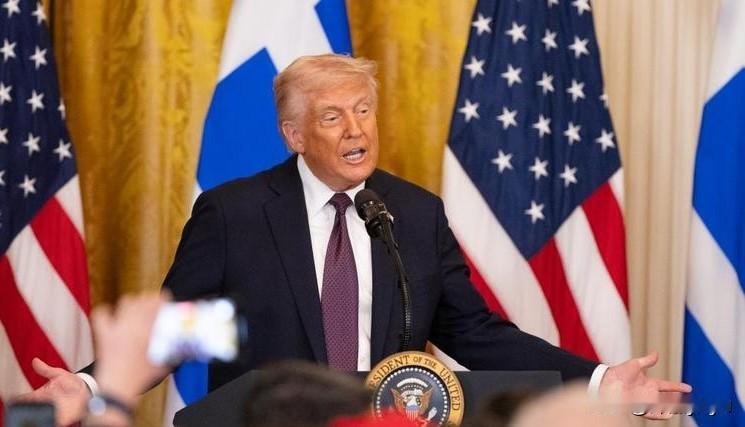 特朗普发推说赢麻了，油价反而暴跌11%，这可能是他上任以来最尴尬的一刻。

4月