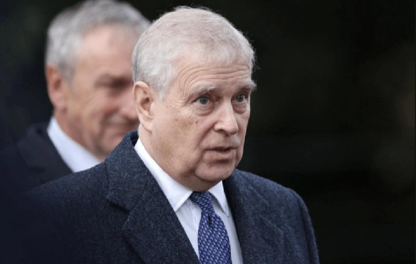 随着美国司法部解密超300万页“爱泼斯坦文件”，丑闻风暴再度升级。英媒披露，深陷