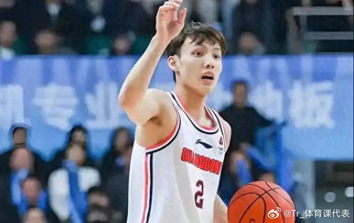 徐杰本场9投5中拿到14分3篮板 上海主场击退广东，徐杰26分44秒拿14分3板