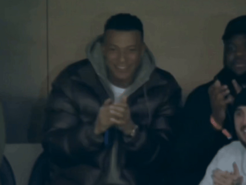 姆巴佩为贡萨洛的帽子戏法鼓掌👏西甲联赛 皇马VS贝蒂斯 halamadrid