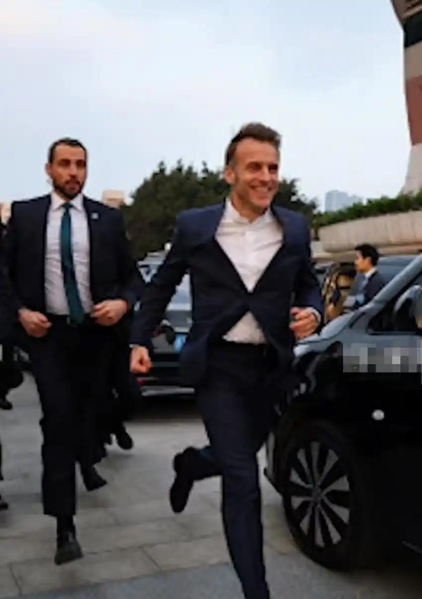 马克龙用行动证明：放下架子，拥抱真实，才能创造真正的共鸣

12月5日，马克龙来