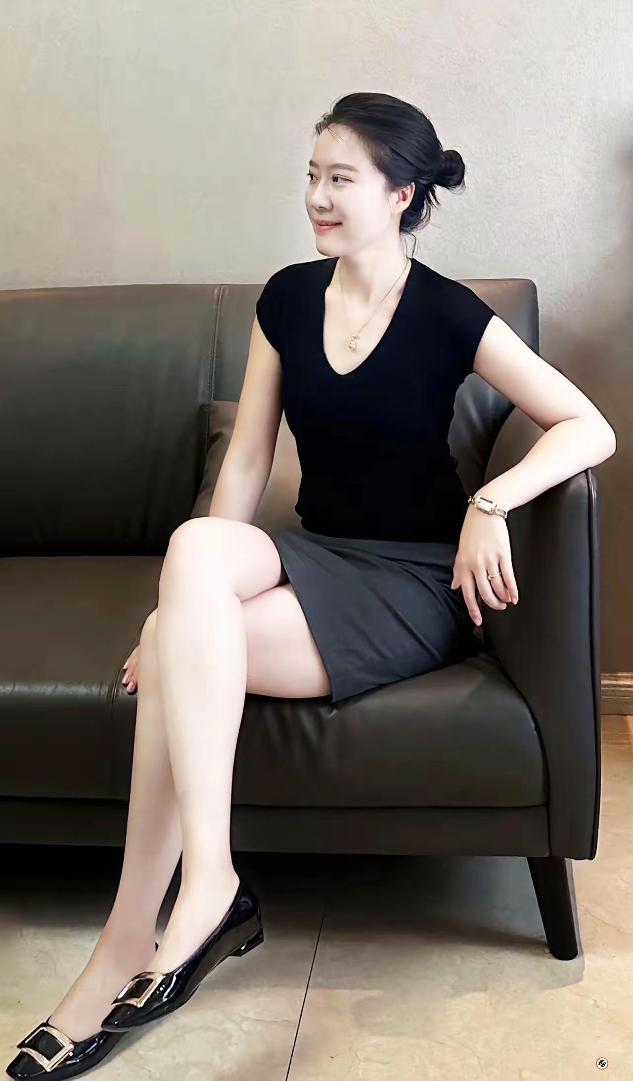 怎样穿搭能显示出温柔的女生气质? 
累了就休息，没必须那么拼，歇歇还可以继续奔赴