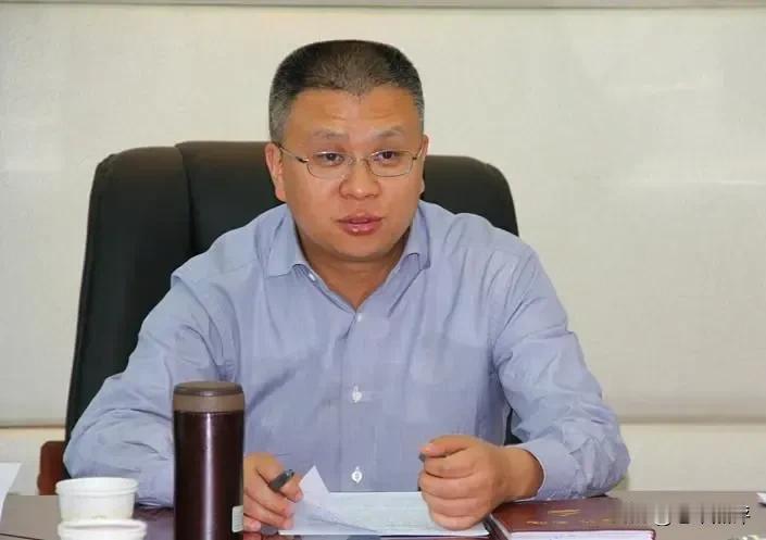 深夜突发，绵阳市原副市长袁明被查！

刚刚，权威媒体发布消息，绵阳市人大原副主任