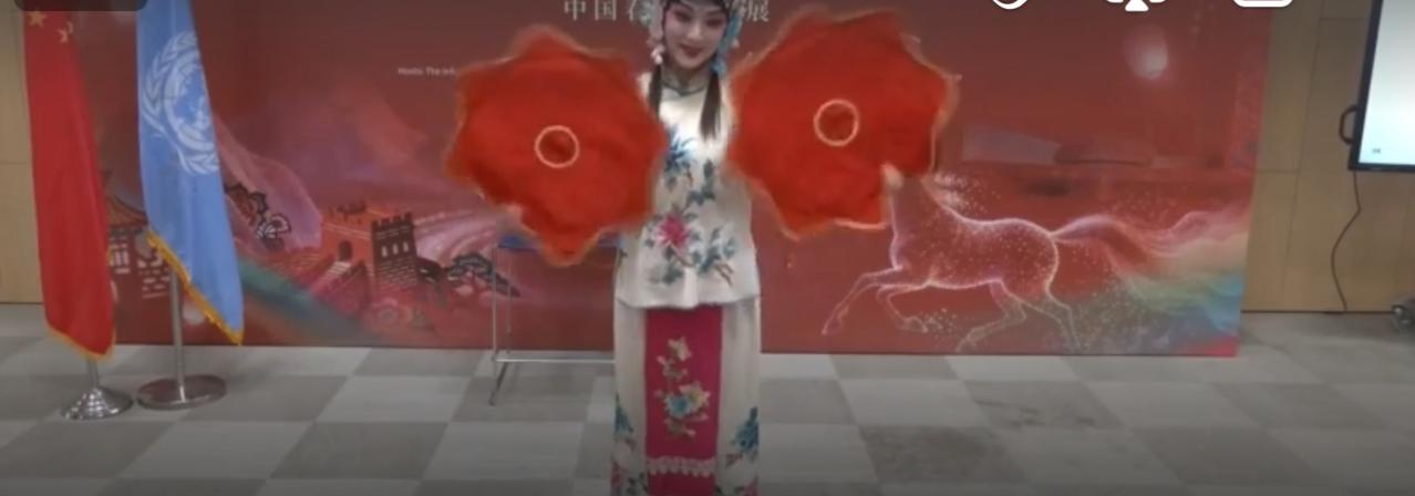 岁序更替，华章日新，2026丙午马年的新春气息，跨越山海，席卷全球。从欧洲的繁华