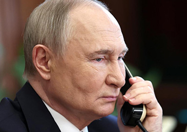 #普京与伊朗总统通话讨论中东局势#【普京与伊朗总统通话，讨论中东局势及双边合作】