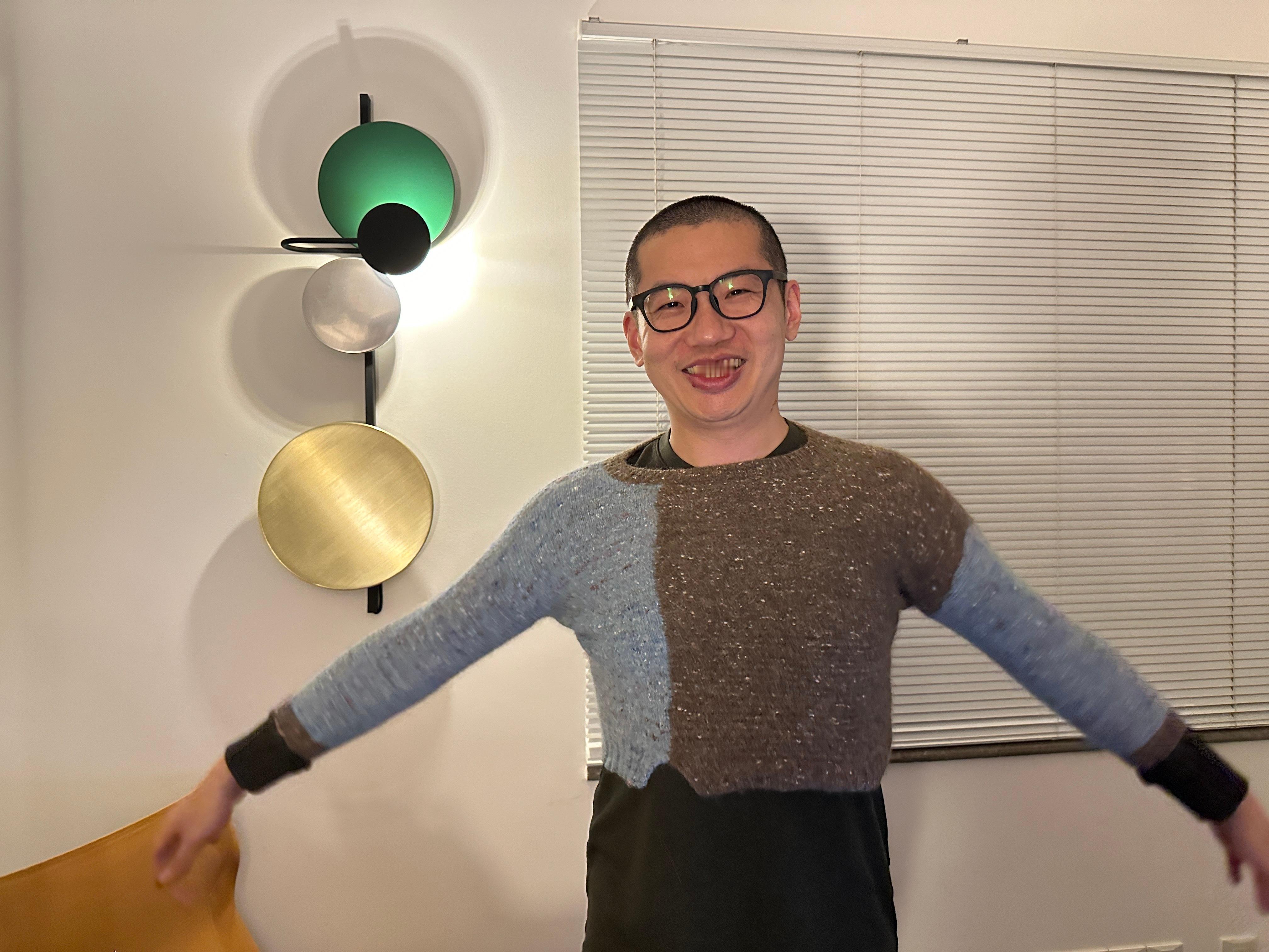 两件小崩溃事件：不小心把毛衣洗缩水了，连夜让丈夫帮忙撑一撑（挺好笑的，但是效果不