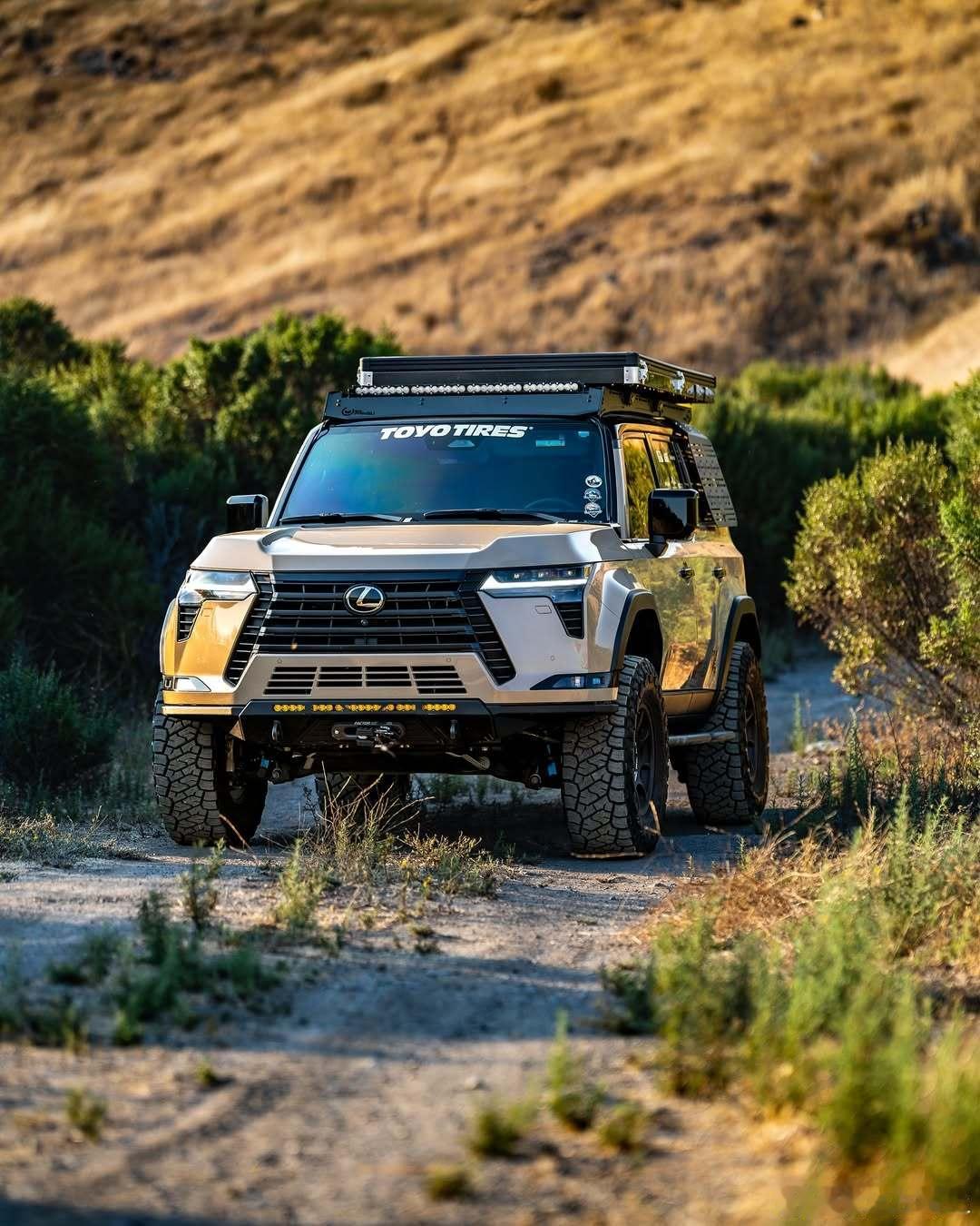 轱辘一宽 随便翻山悬挂抬高 大河到腰[允悲][允悲][允悲]越野硬派越野 这也太