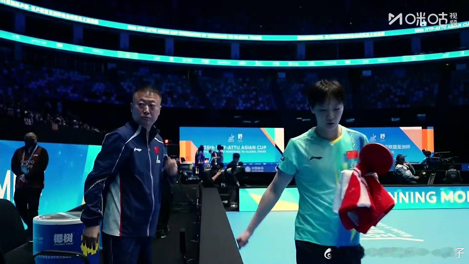 王曼昱3比0李昱谆（2，6，8）2026年国际乒联海口亚洲杯女单小组赛第2组取胜