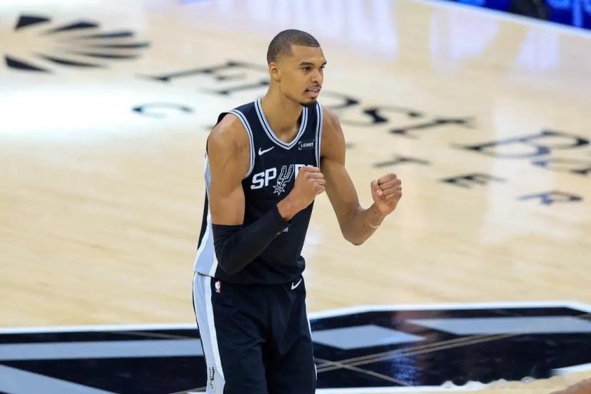 【马年斑马上演好戏！马刺时隔12年重返总决赛】NBA西决抢七巅峰对决，马刺以11